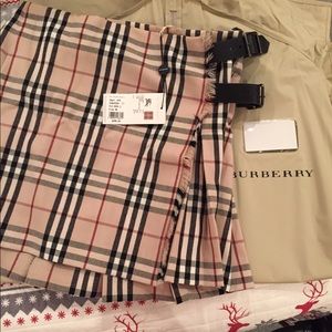 Burberry skirt